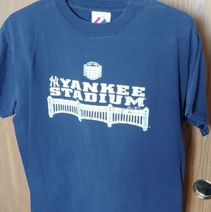 Women's Yankee tshirt